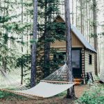 cabane avec hamac dans un camping près des Gorges du Verdon